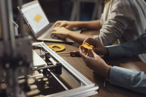 Quel service d'impression 3D choisir pour créer des prototypes industriels ?