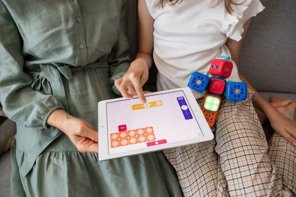 Comment mettre en place une veille concurrentielle efficace pour une entreprise de jouets éducatifs ?